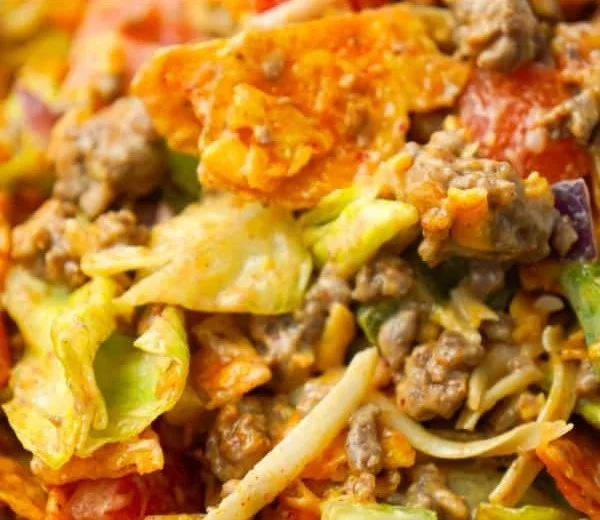 Taco Salad with Doritos and Cheese 1 Doritos Taco Salad Recipe | Easy doritos salad, Taco salad with doritos and cheese, Chicken fajita taco salad